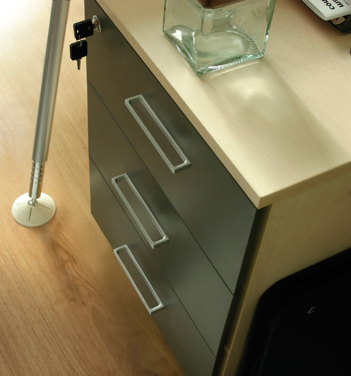 Tirador de Puerta Níquel Cepillado - Elegancia y Durabilidad