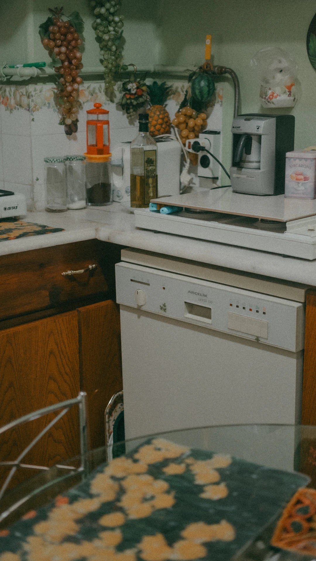 Instala herrajes en muebles de cocina como un experto
