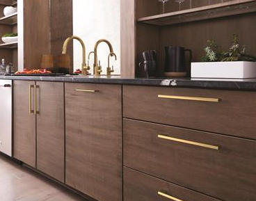 Jaladera Versa 224mm con Cristales - Elegancia y Estilo