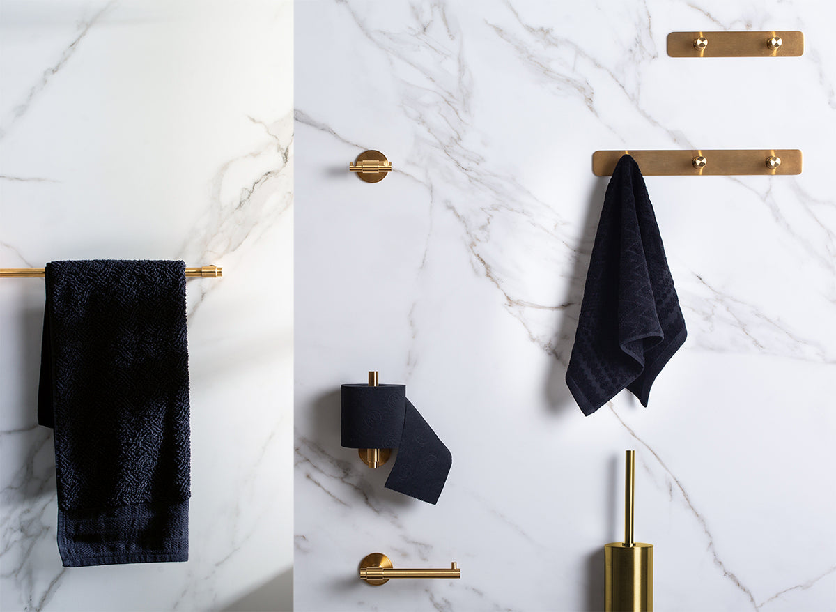 Colgador Tripe Stout Titanium Gold - Elegancia Duradera