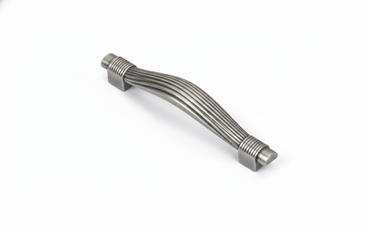 Tirador Níquel Cepillado 96mm - Elegante y Moderno