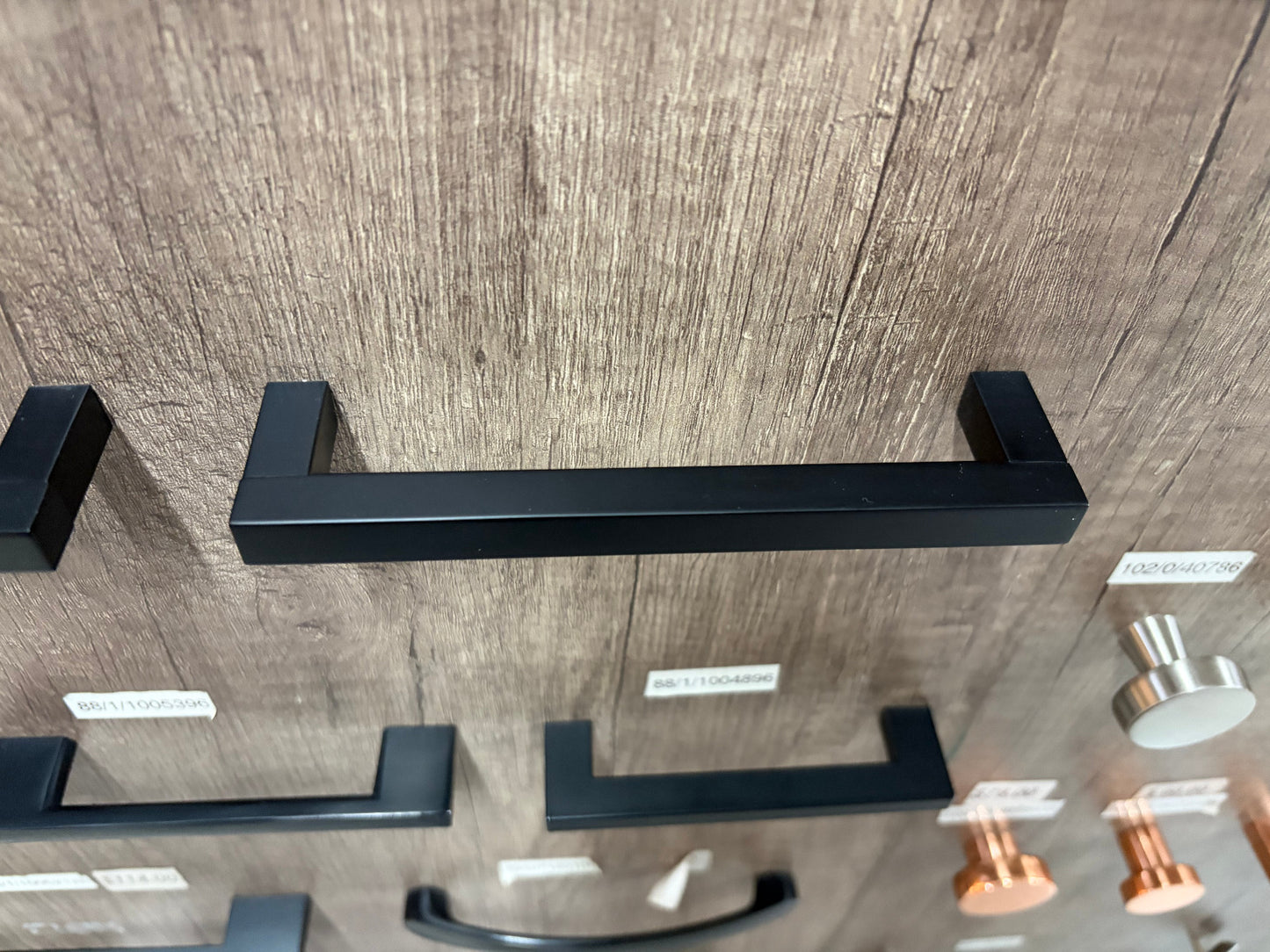 Jaladera Elegante Mod. 336 128 mm para Muebles