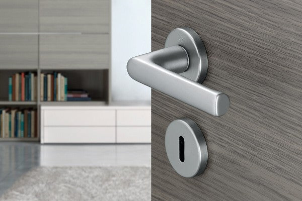 Kit Puerta Paso Ángeles Mini Roseta Cromo Satín — Hoppe