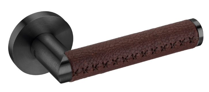 Manija en Piel Castaña Tit Black | Diseño Elegante y Duradero