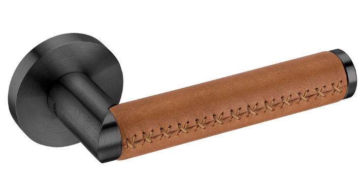 Manijas Titanio Negro Piel Camel - Diseño Premium